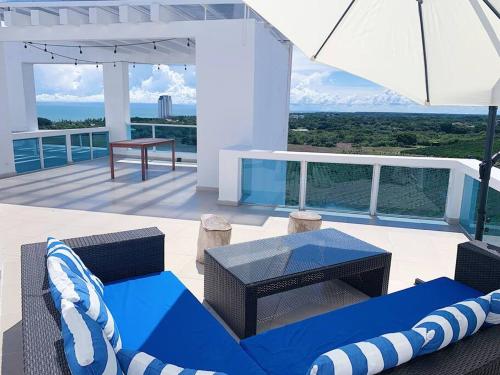 Playa Blanca Penthouse With Breathtaking Ocean Views King Bed 18342743 — Farallon