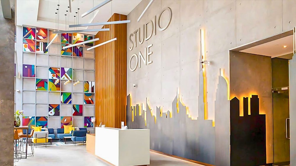 ALiving Cozy Studio with Canal View I Studio One Dubai Marina — 4-Star Luxury Hotel in Dubai, United Arab Emirates