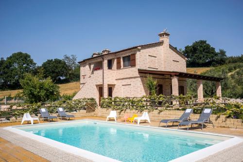 Villa Aurora Osimo nuova villa con piscina — 4-Star Luxury Hotel in Osimo, Italy