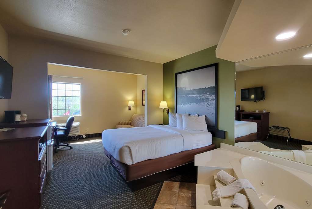 Super 8 by Wyndham Troy - photo 14