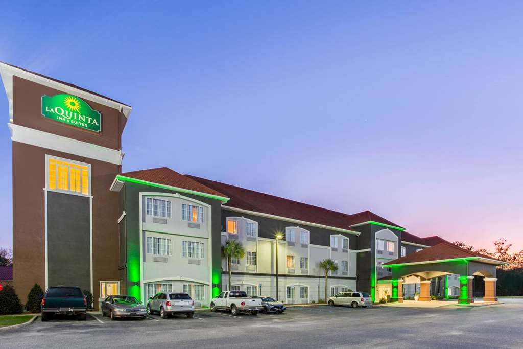 La Quinta Inn & Suites by Wyndham Mobile Satsuma Saraland - photo 8