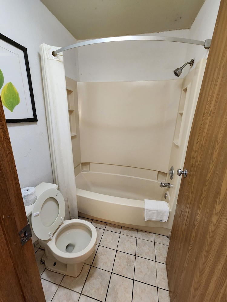 WestSpring Inn - photo 16
