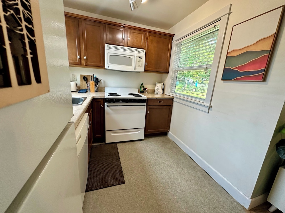 The Pines Inn and Cottages - photo 22