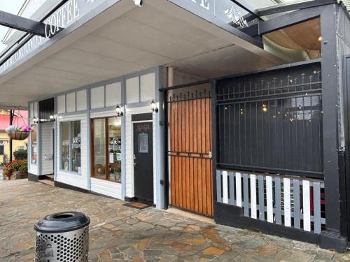 Tin Town suites - carbon neutral hotel in Unknown City