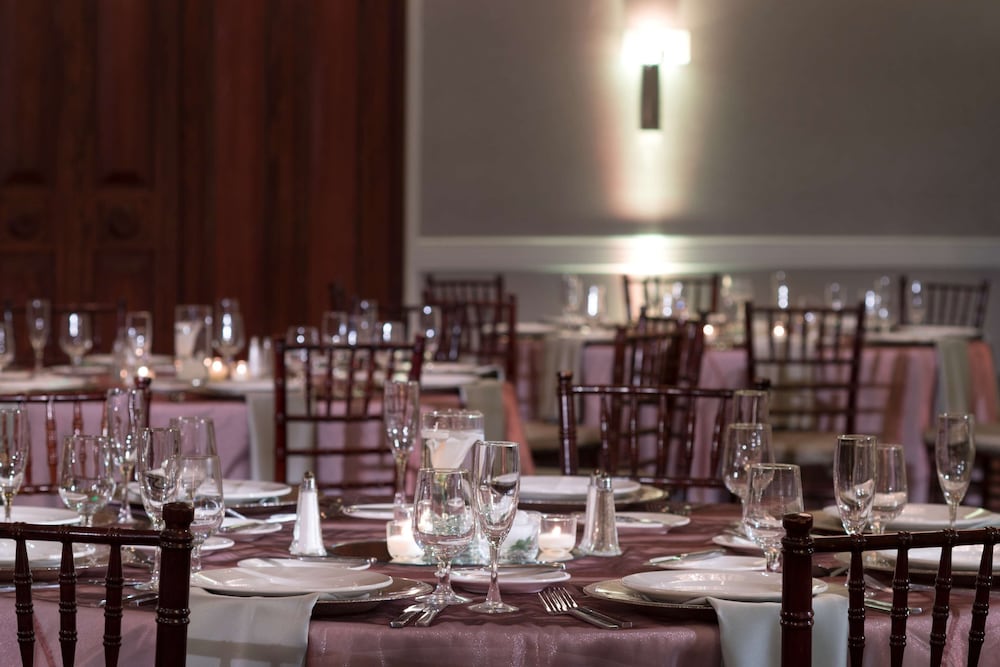 Doubletree by Hilton Philadelphia Airport - photo 40