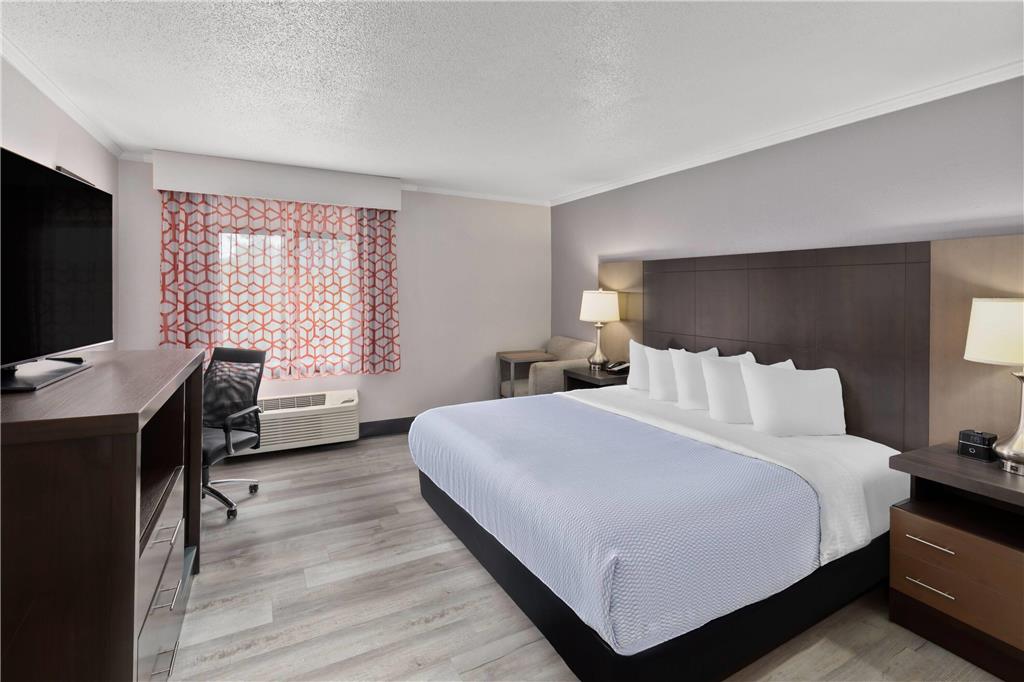 La Quinta Inn & Suites by Wyndham Goodlettsville Nashville - photo 9