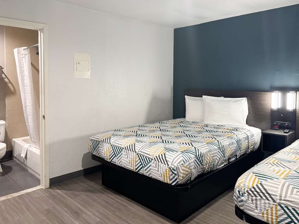 OYO Hotel Irving DFW Airport North - photo 7