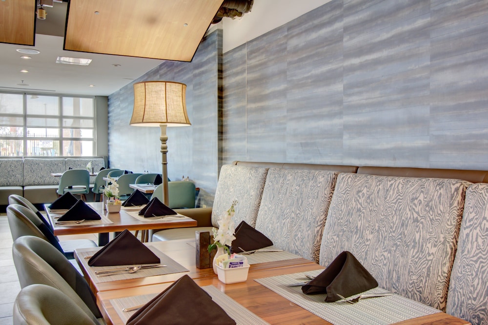 Crowne Plaza Charleston Airport Conv Ctr by IHG - photo 40