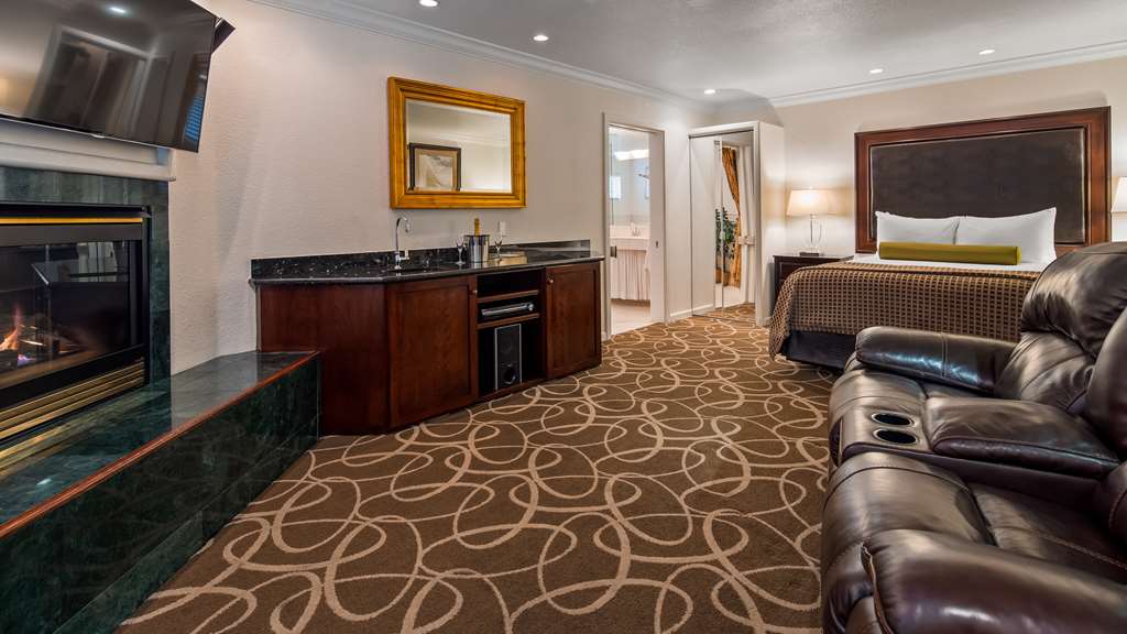 Best Western Plus Humboldt Bay Inn - photo 25