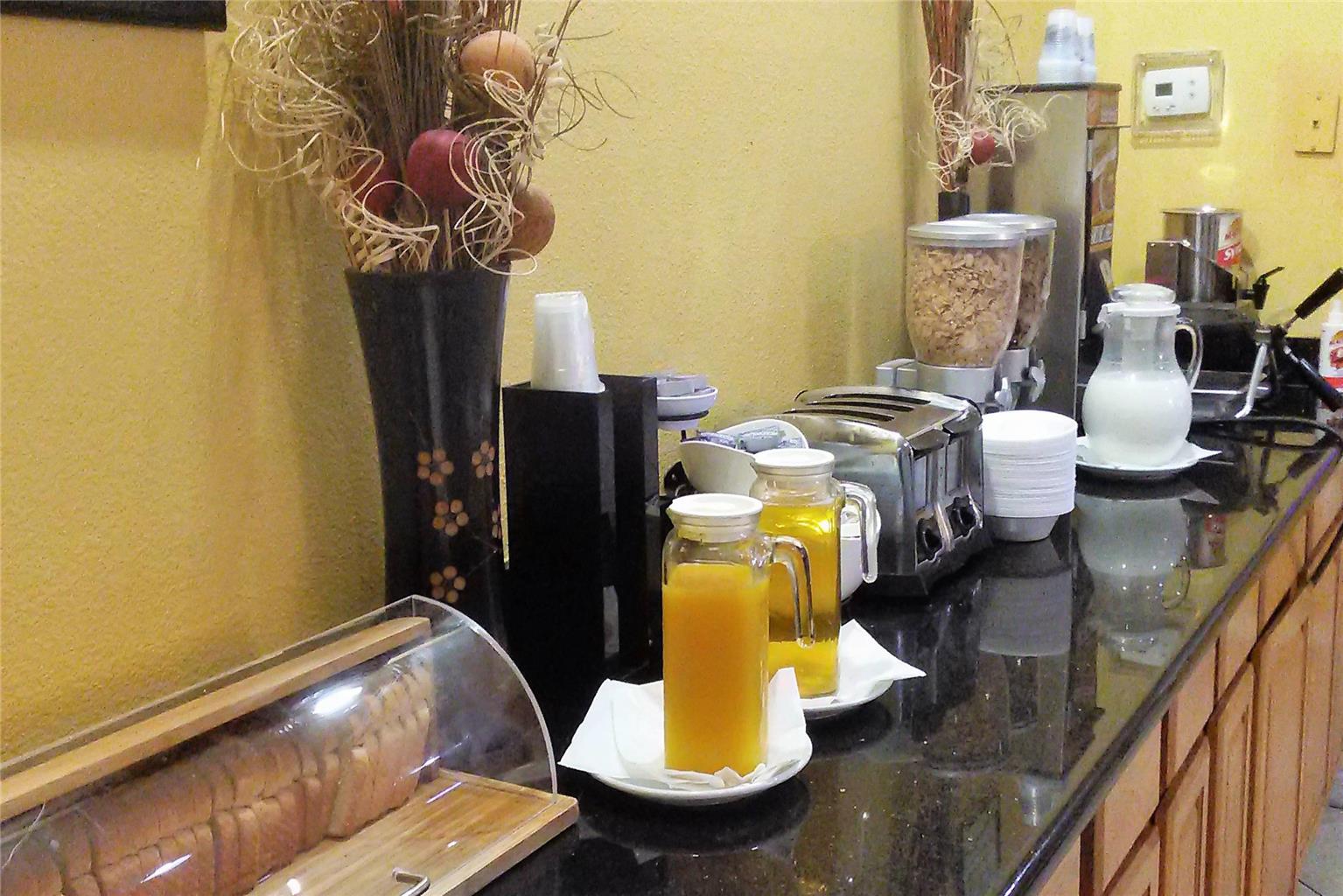 Econo Lodge Ormond Beach Area - photo 16