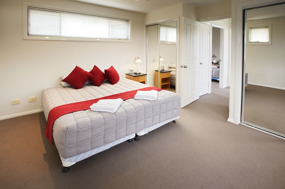 Charlestown Terrace — 4-Star Luxury Hotel in Charlestown, Australia