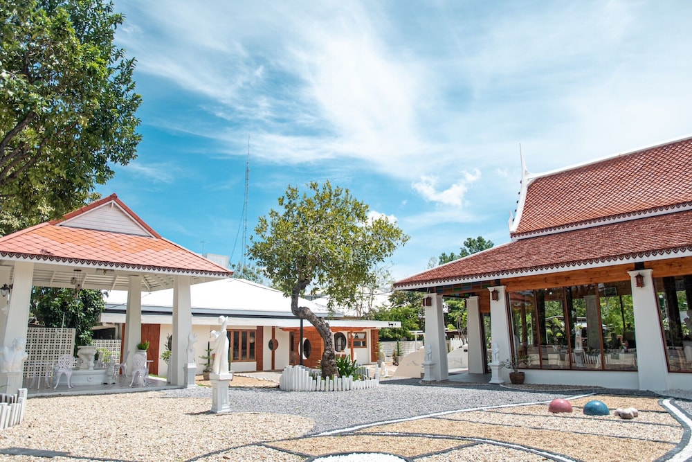 Maikaew Damnoen Resort in Damnoen Saduak, Thailand