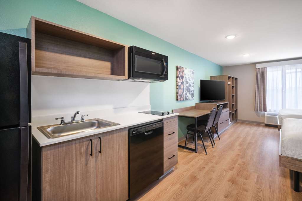 ECHO Suites Extended Stay by Wyndham Dallas Plano Frisco - photo 27