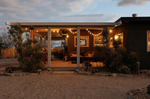Moon Shadow Ranch Desert Medicine Retreat — 4-Star Luxury Hotel in Twentynine Palms, United States