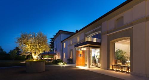 Ca’ Apollonio Heritage in Unknown City, Italy