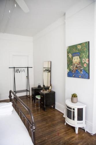 Object Hotel 1BR Shared Bath Room 2D — Bisbee — photo 2