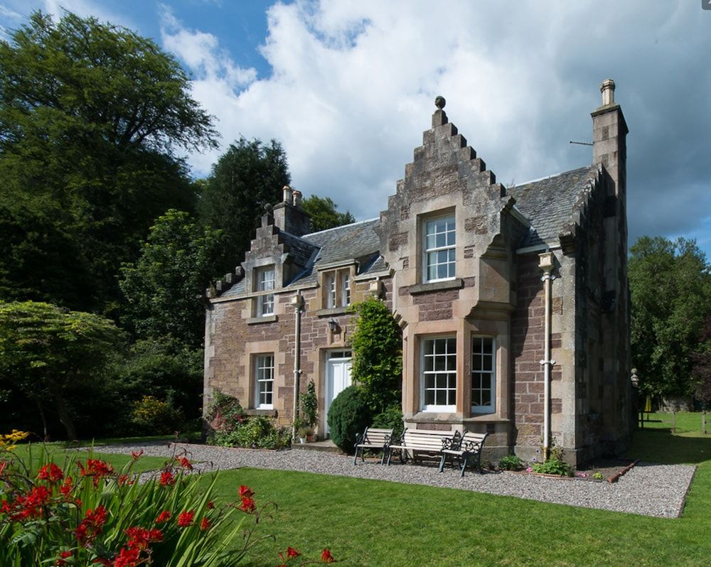 Gardeners Cottage — 4-Star Luxury Hotel in Crieff, United Kingdom