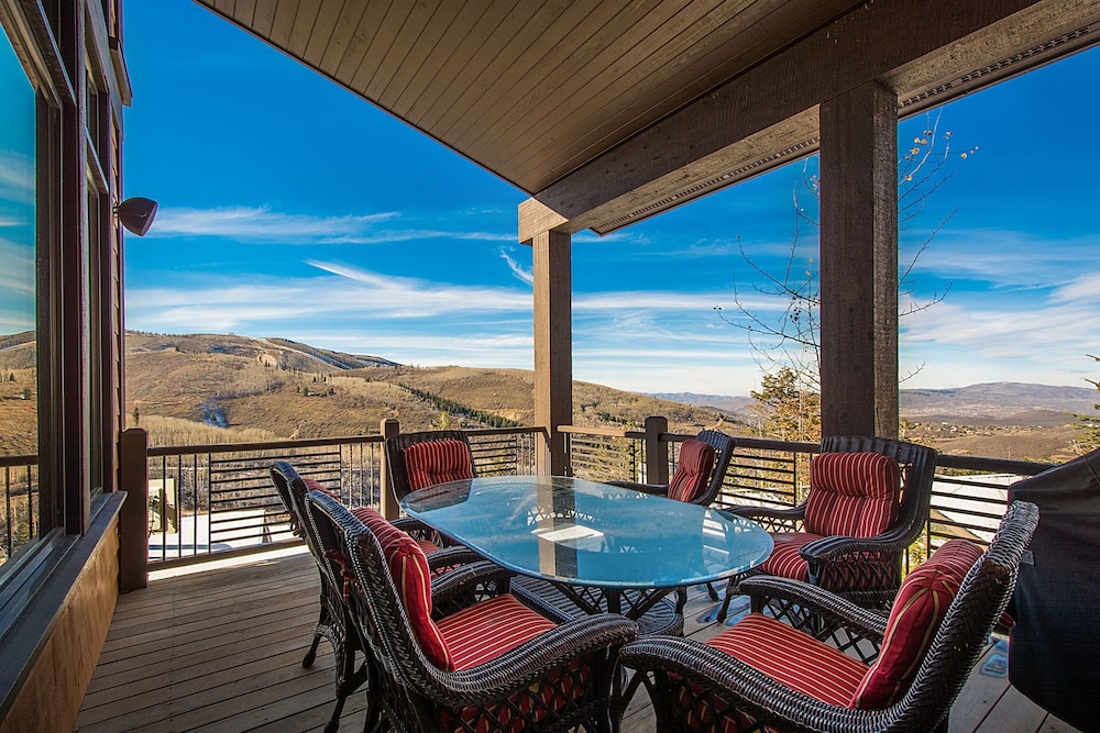 Blacktail Lodge Five Bedroom Home — 5-Star Luxury Hotel in Bridgeport, United States