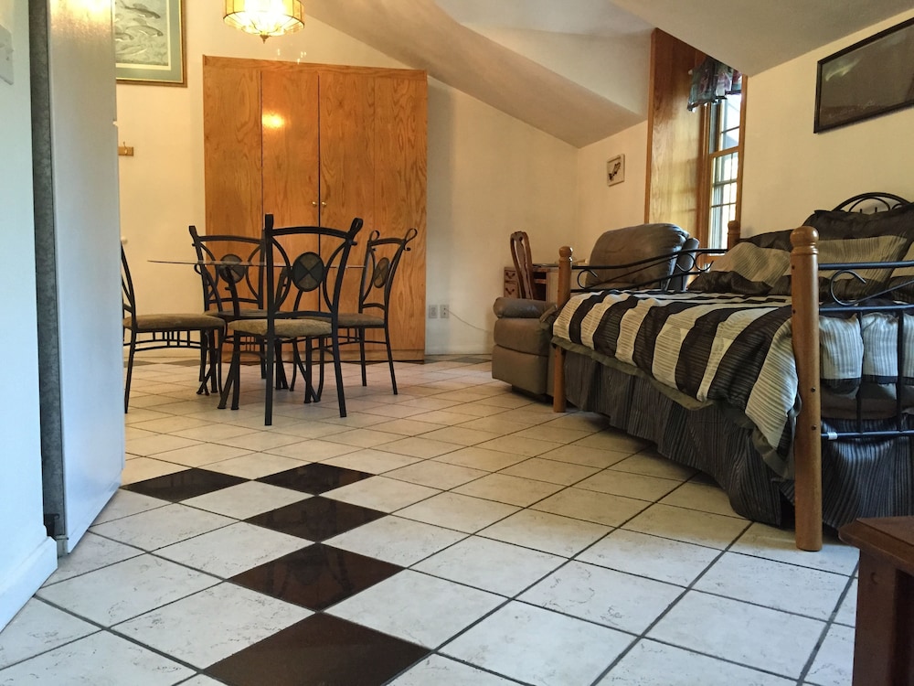 7 Gables Inn & Suites - photo 13
