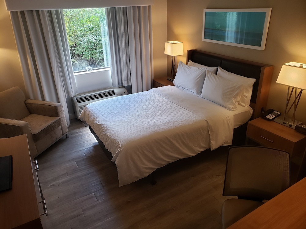 Holiday Inn Express Pittsburgh North by IHG - photo 17