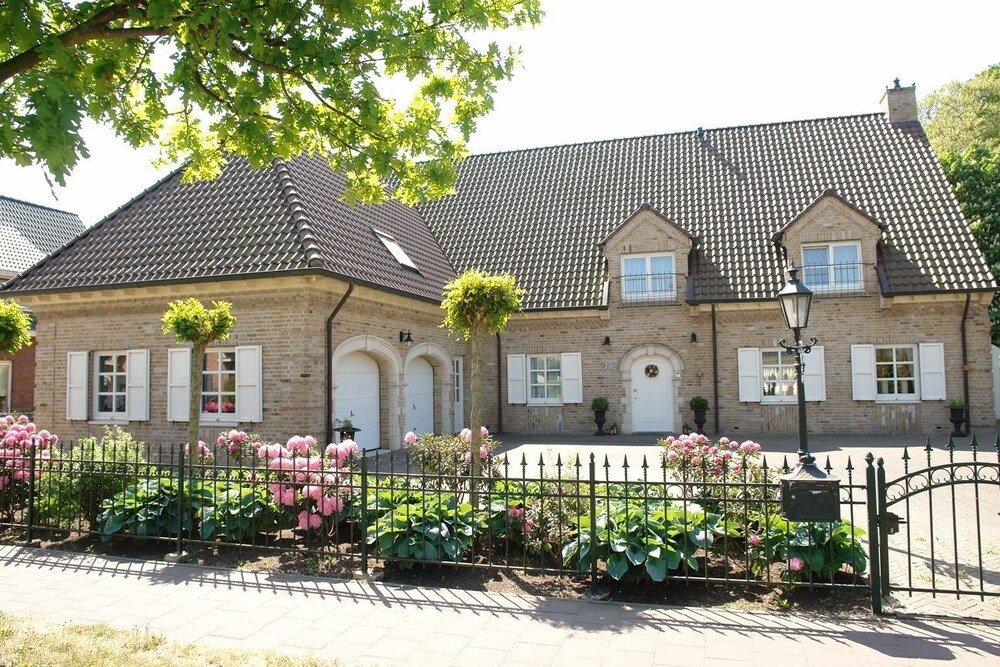 Short Stay Emmen — Groningen