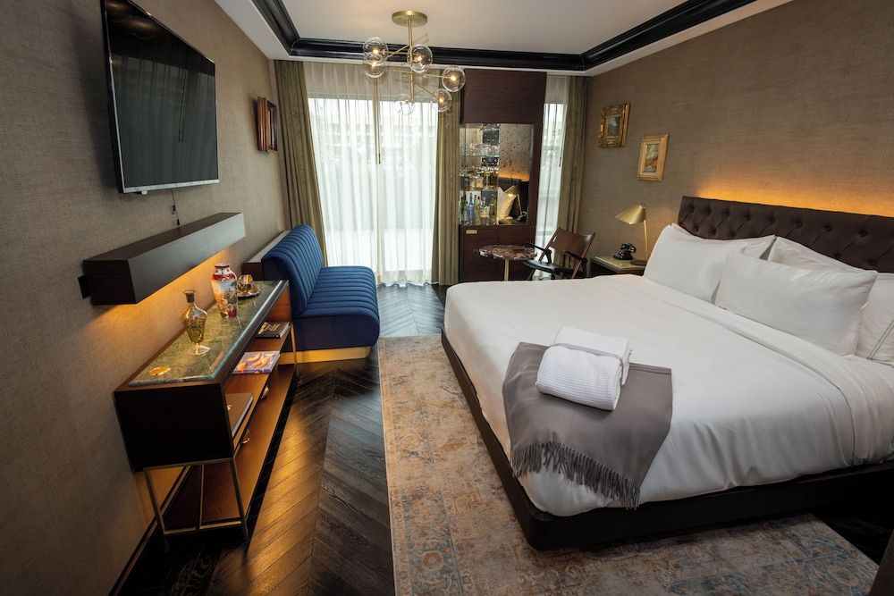 Whisky Hotel - photo 13