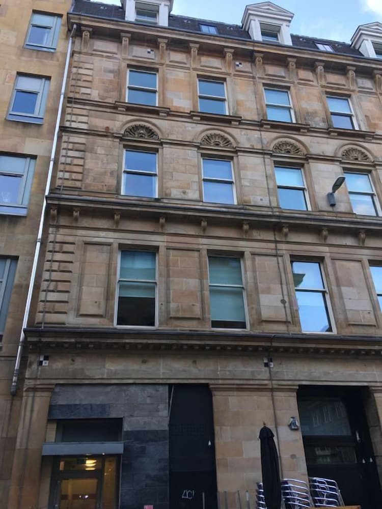 Local Stayz Hutcheson Apartment — 4-Star Luxury Hotel in Glasgow, United Kingdom