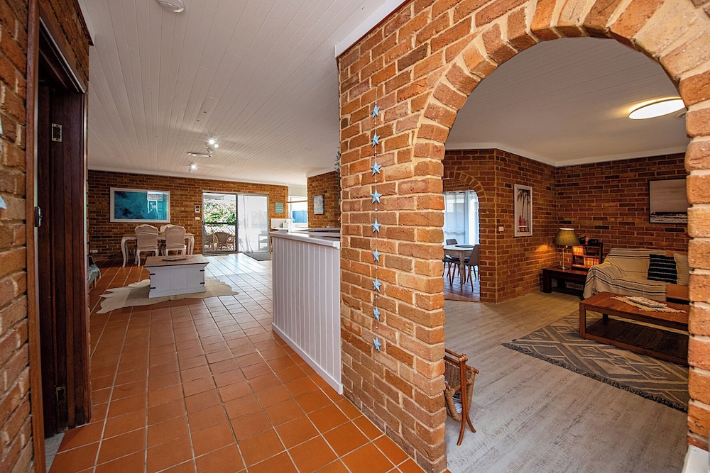 A Fairy Wren Cottage — 4-Star Luxury Hotel in Broadwater, Australia