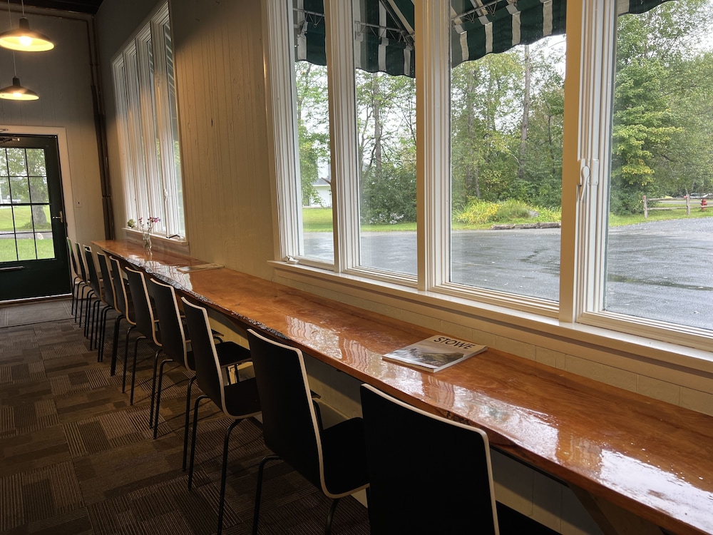 Stowe Motel & Snowdrift - photo 25