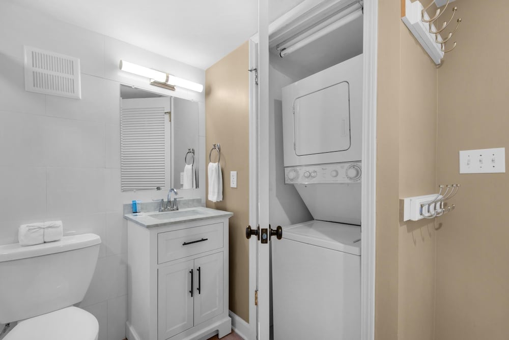 Shoreline Towers 1081 - photo 17