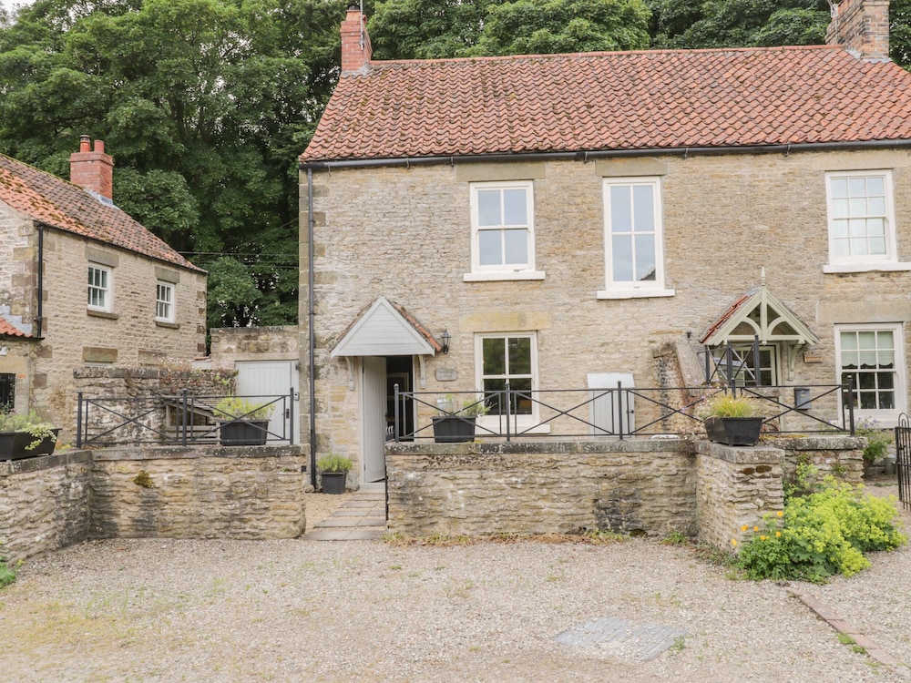 Snowdrop Cottage — 4-Star Luxury Hotel in Scarborough, United Kingdom