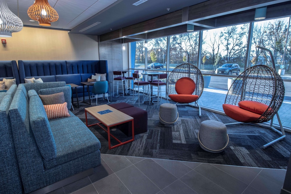 Tru By Hilton Norfolk Airport - photo 5