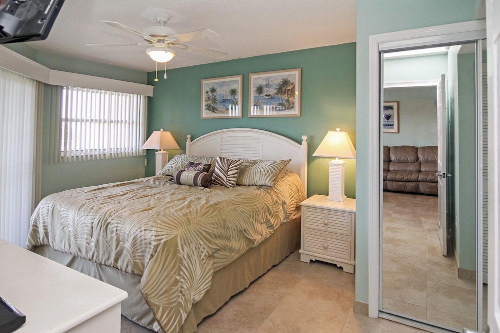 Sunrise Resort in Saint Pete Beach, United States