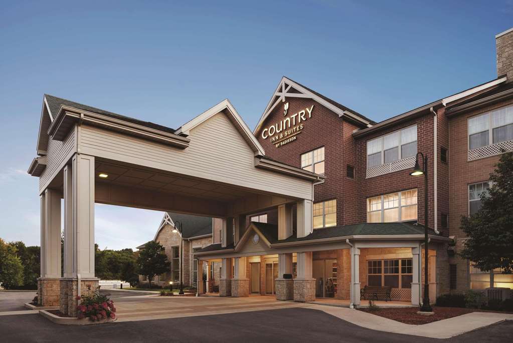 Country Inn & Suites by Radisson Madison Southwest WI in Madison, United States