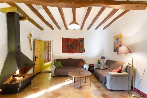Cal Malla petit - carbon neutral hotel in Artes