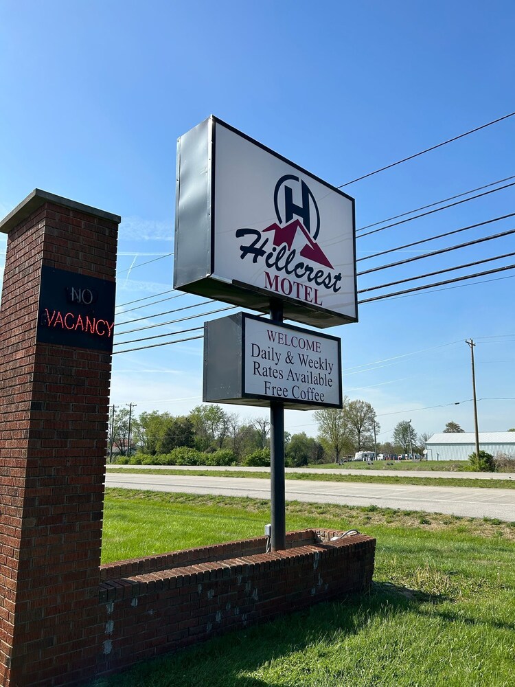 Hillcrest Motel By OYO Aurora IN Near Lawrenceburg - photo 44