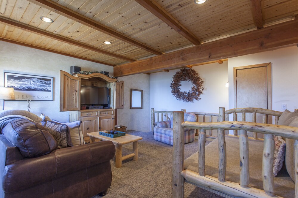 Timber Ridge 11 — 4-Star Luxury Hotel in Mammoth Lakes, United States