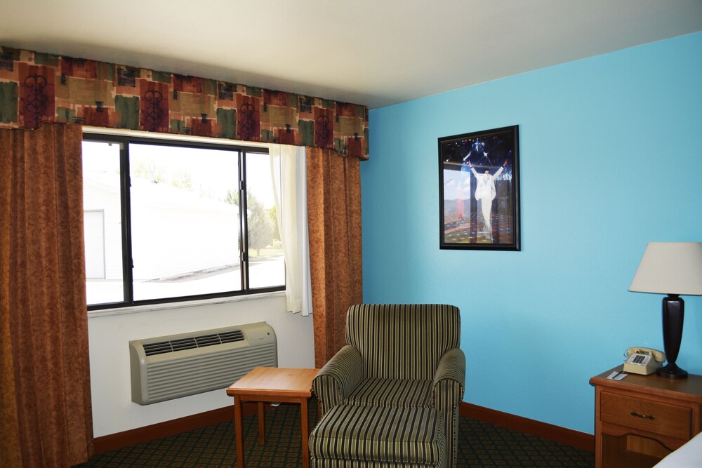 Retro Inn at Mesa Verde - photo 7