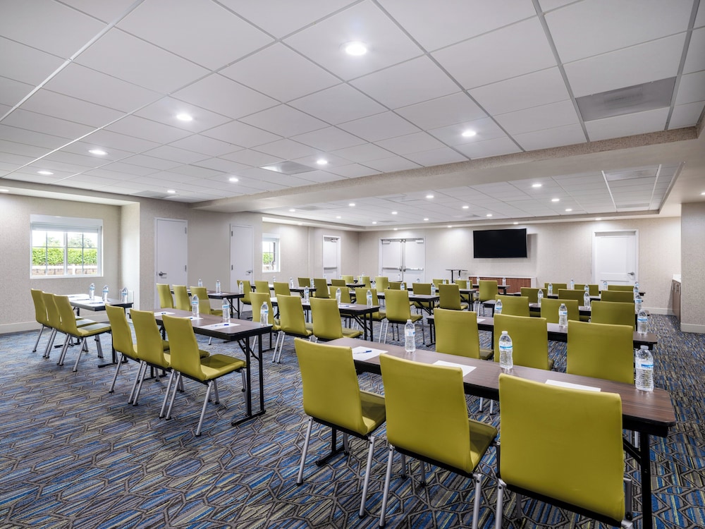 Holiday Inn Express Lodi - photo 36