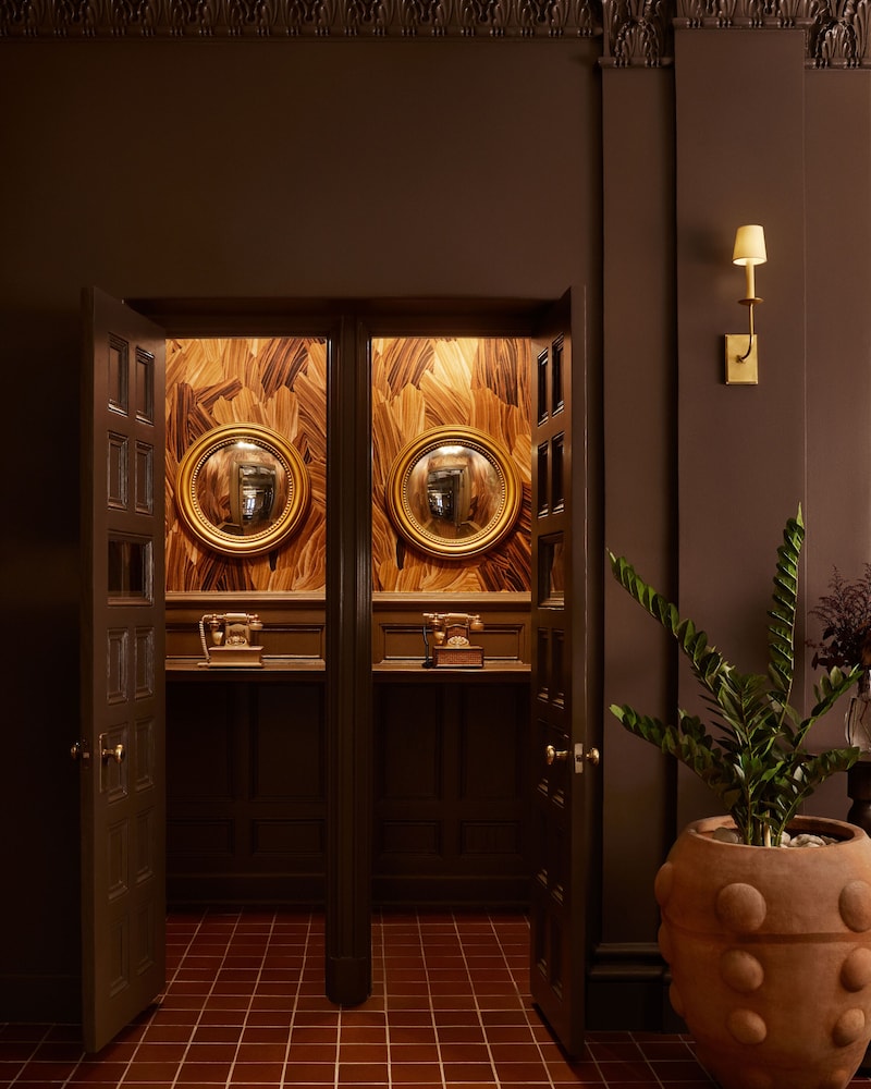 Pasadena Hotel & Pool - photo 4