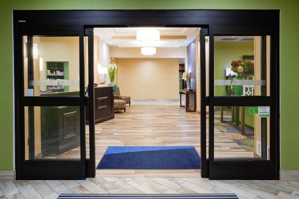Holiday Inn Express & Suites Davenport by IHG - photo 45