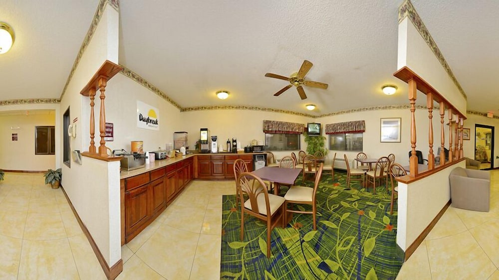 Days Inn by Wyndham Topeka - photo 28