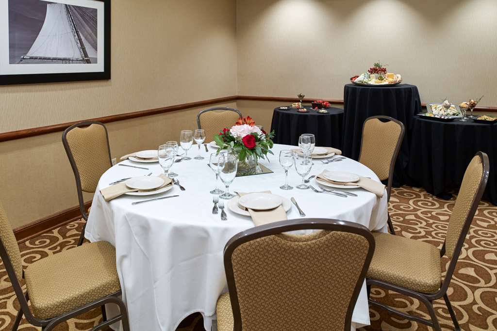 Clarion Hotel Portland Airport ME - photo 12