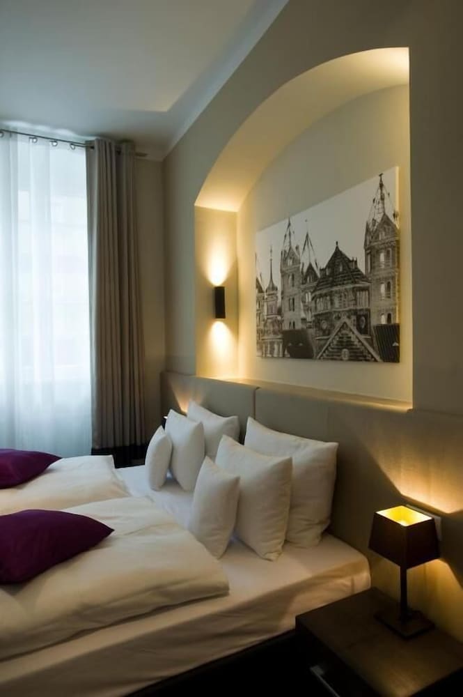 Hotel Residenz am Königsplatz — 4-Star Luxury Hotel in Speyer, Germany