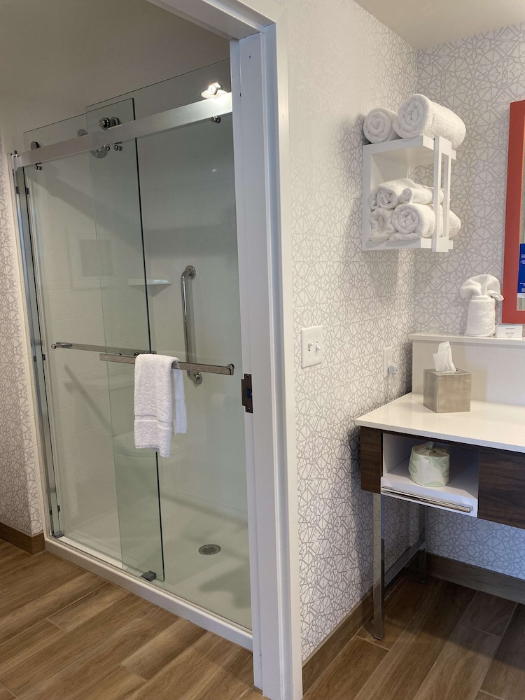 Hampton Inn & Suites Olean - photo 41