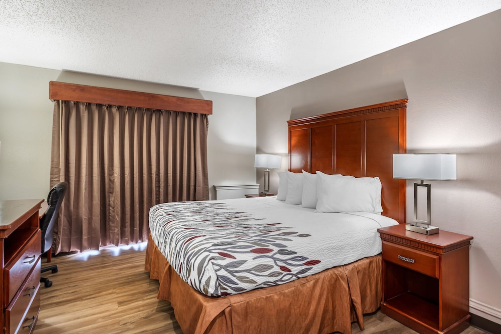 Red Roof Inn & Suites Sulphur Springs - photo 7