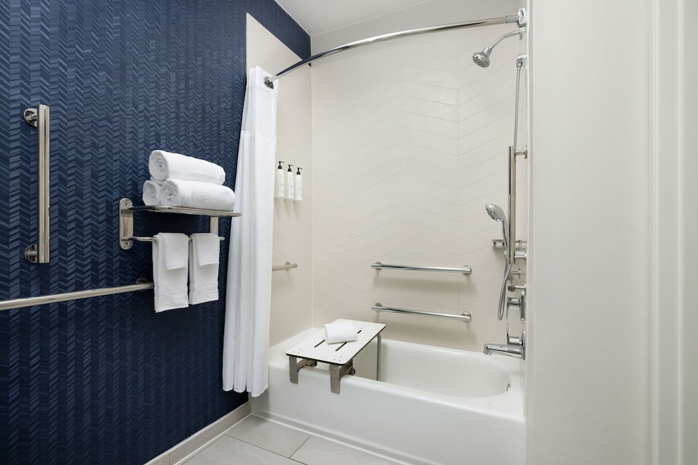 Fairfield Inn by Marriott Tracy - photo 15