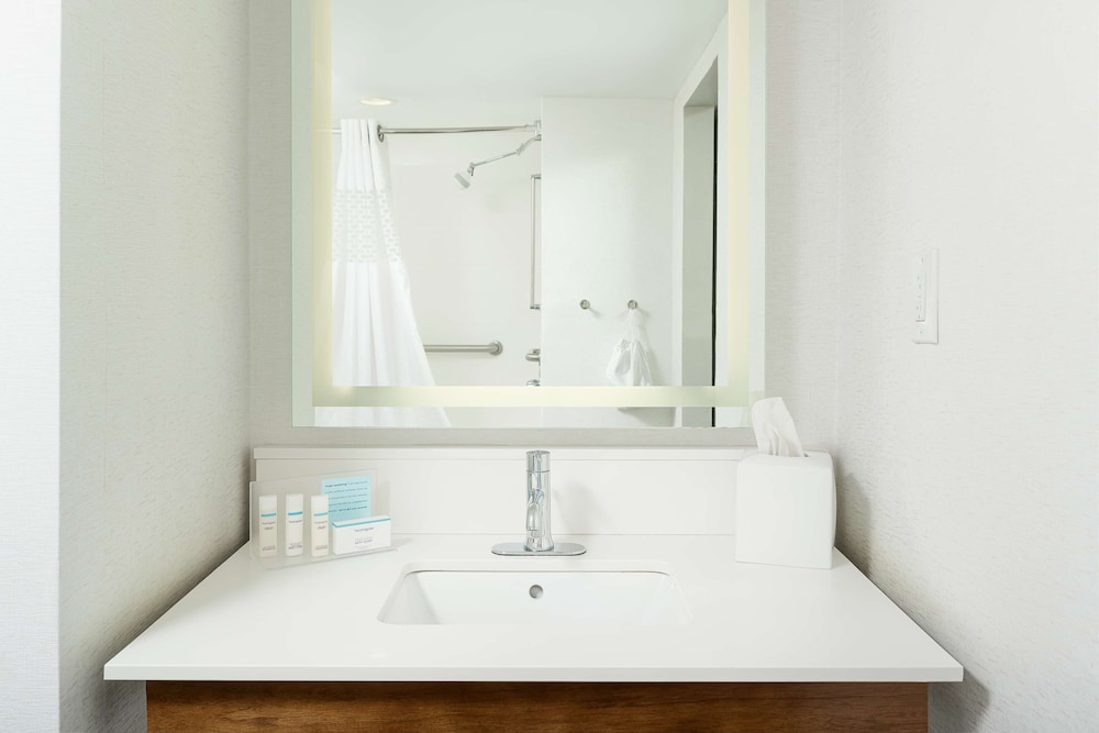 Hampton Inn Oak Ridge Knoxville - photo 13