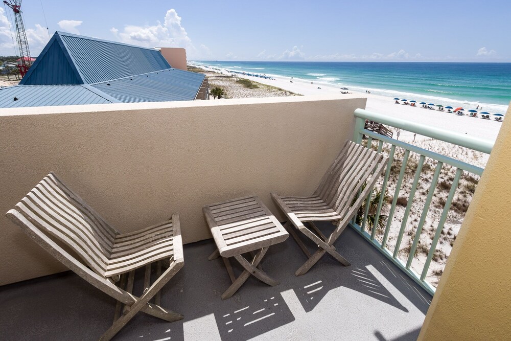 Pelican Isle 401 by RedAwning - photo 23
