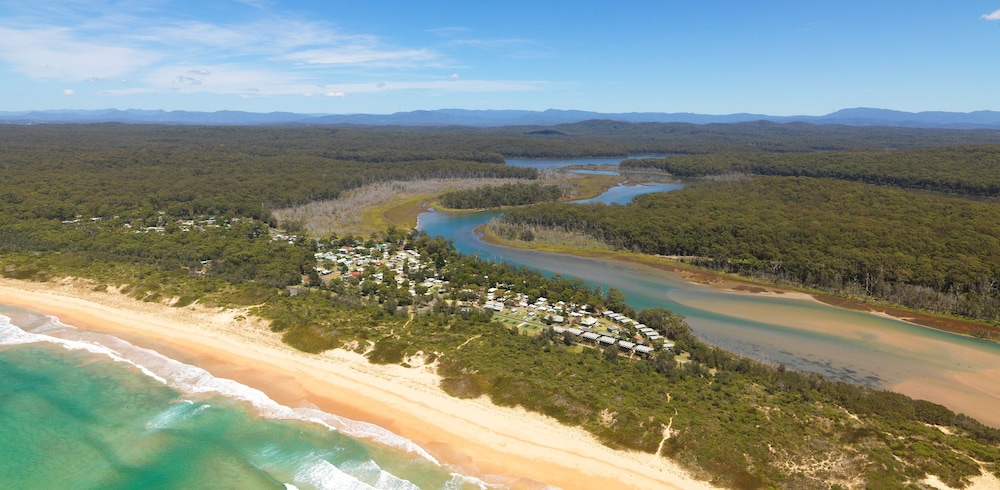 Lakesea Park — hotel in Batemans Bay